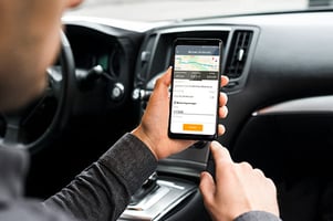 Mockup-reiskosten-indienen-vanuit-auto-600x400-web